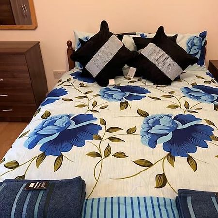 004- Brand New 1 Bedroom Apartment F1 إيلينغ المظهر الخارجي الصورة