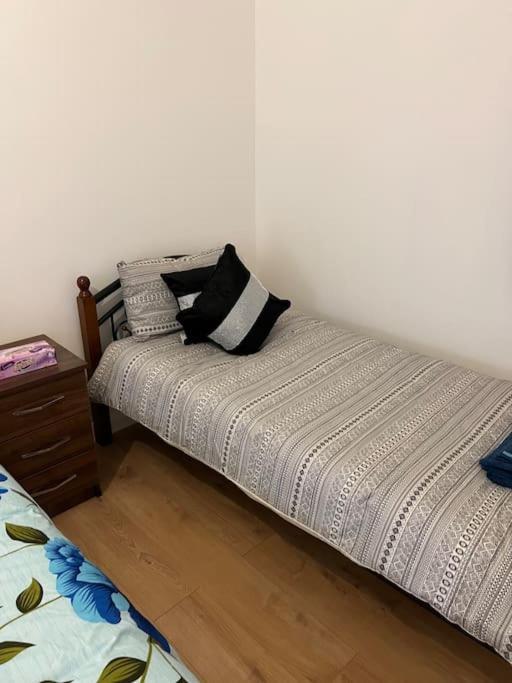 004- Brand New 1 Bedroom Apartment F1 إيلينغ المظهر الخارجي الصورة