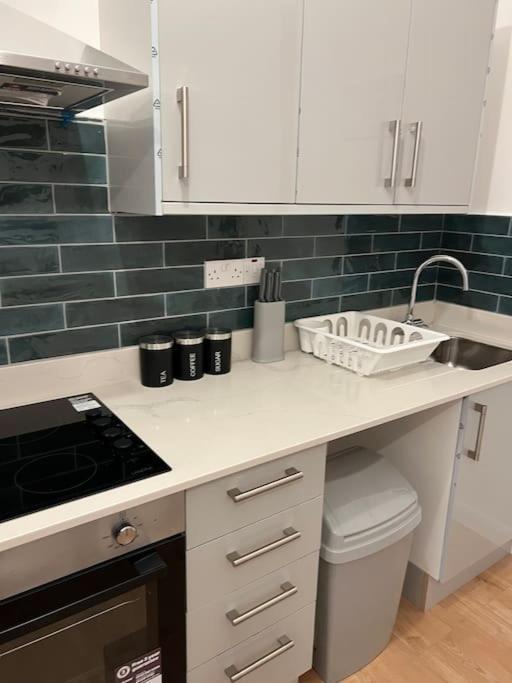 004- Brand New 1 Bedroom Apartment F1 إيلينغ المظهر الخارجي الصورة