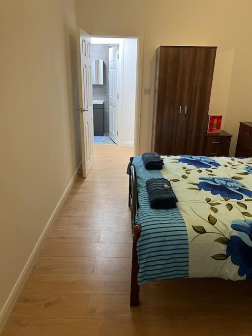 004- Brand New 1 Bedroom Apartment F1 إيلينغ المظهر الخارجي الصورة