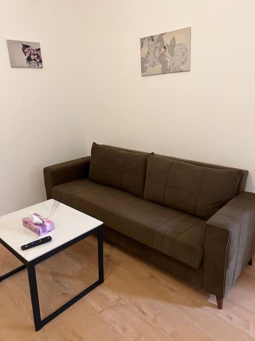 004- Brand New 1 Bedroom Apartment F1 إيلينغ المظهر الخارجي الصورة
